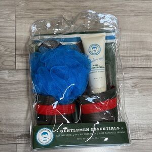 4-in-1 Set with Blue Sponge and Red Slide Sandals and a 4-IN-1 ALL OVER WASH